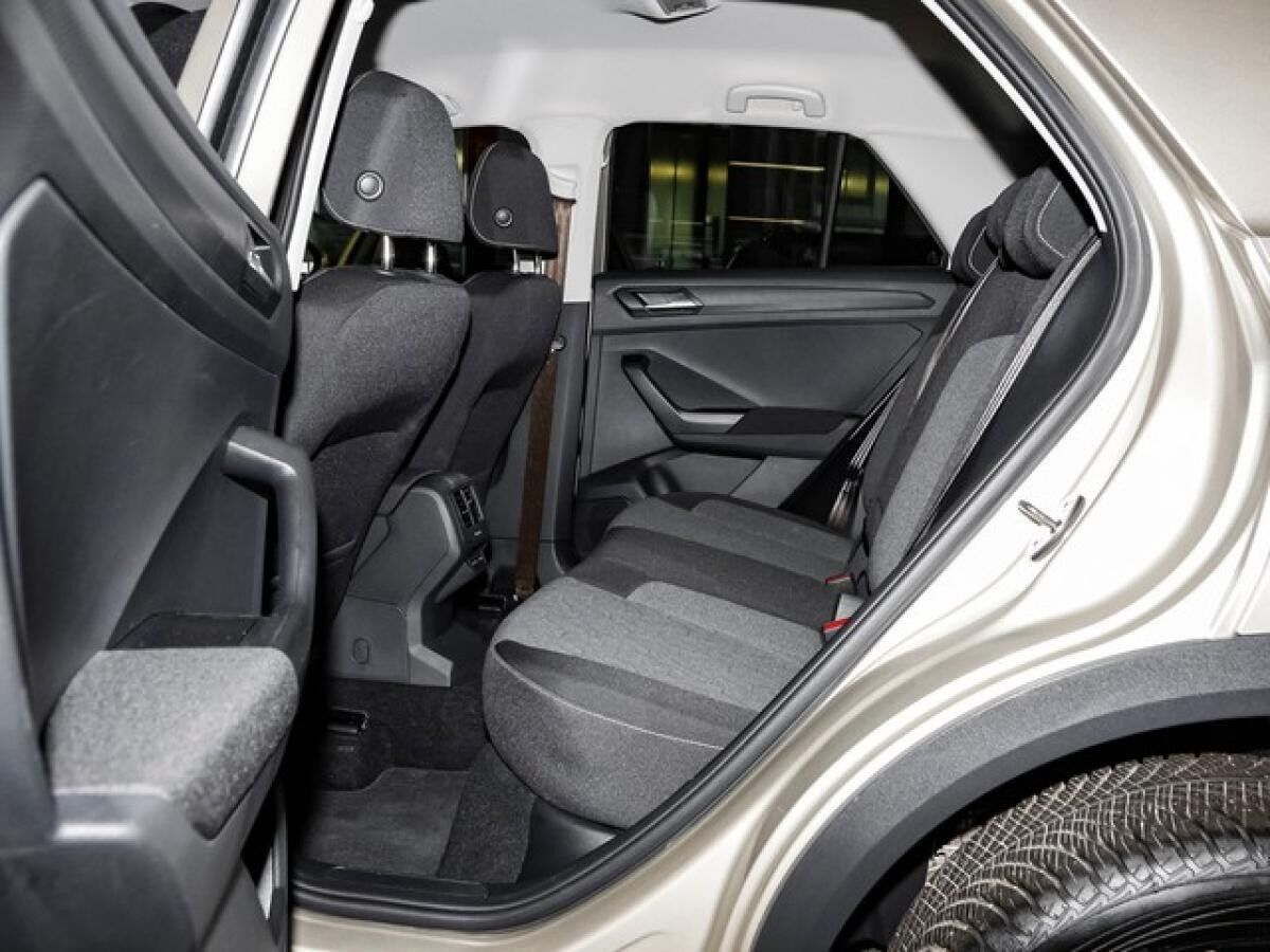 Volkswagen T-Roc 1,5 TSI Move Standheizg ACC LED NaviMedia Parklenk 17"