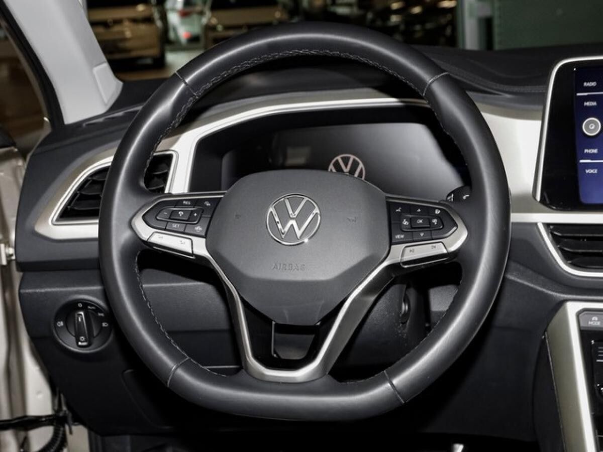 Volkswagen T-Roc 1,5 TSI Move Standheizg ACC LED NaviMedia Parklenk 17"