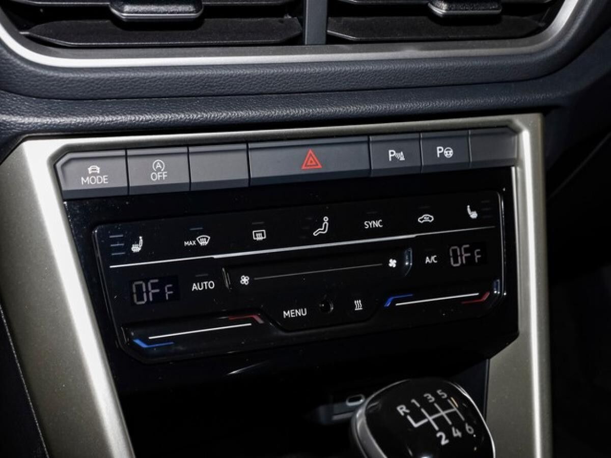 Volkswagen T-Roc 1,5 TSI Move Standheizg ACC LED NaviMedia Parklenk 17"