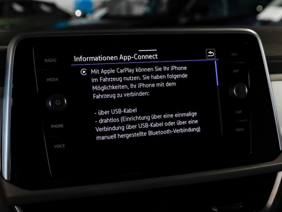 Volkswagen T-Roc 1,5 TSI Move Standheizg ACC LED NaviMedia Parklenk 17"