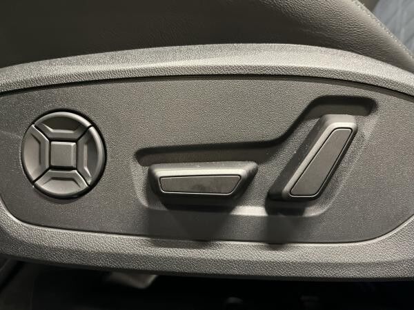 Audi A6 Avant e-hybrid quattro S tronic Matrix