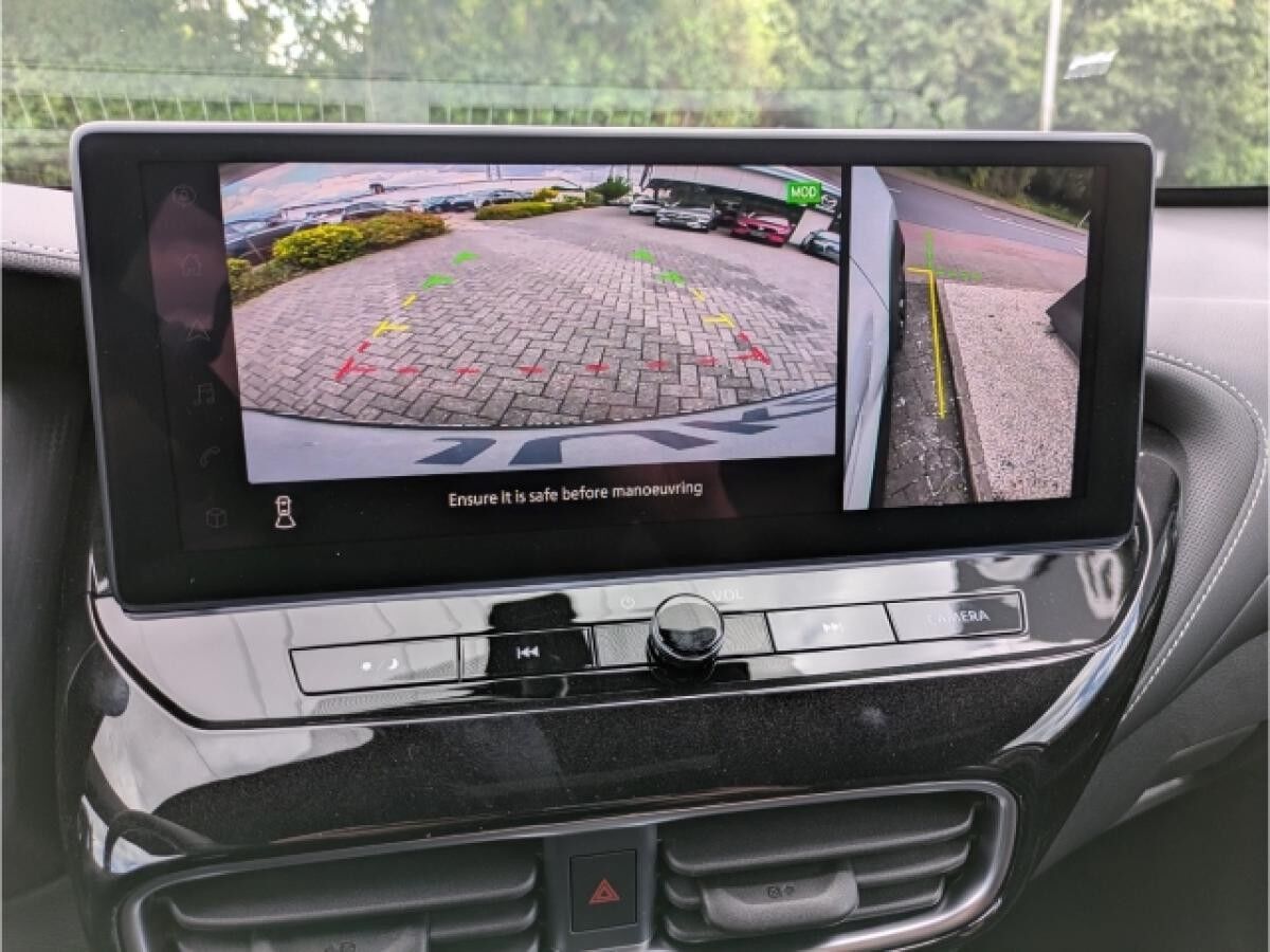 Nissan Juke TEKNA 1.0 DIG-T 114PS 7DCT Bose BFS 2-Farben Navi Leder digitales Cockpit Soundsystem