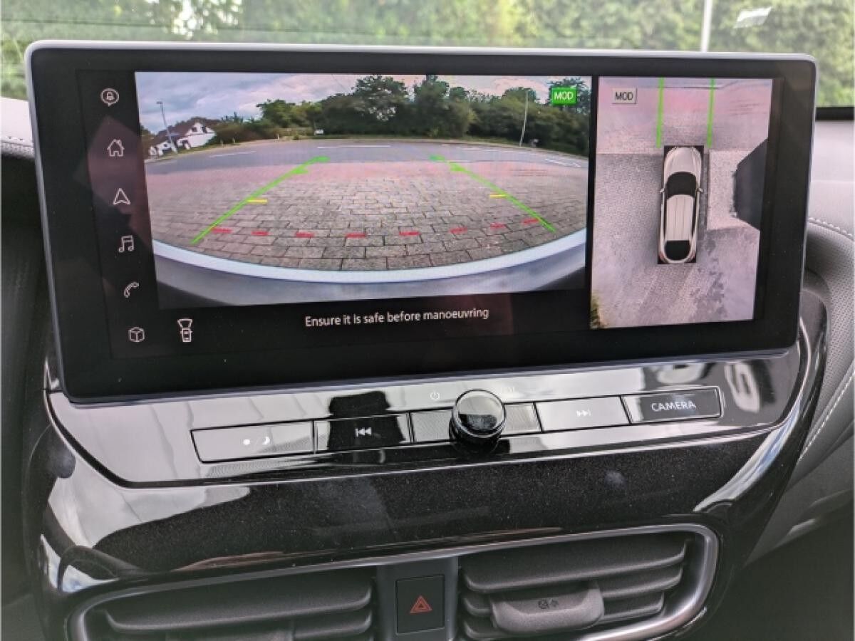 Nissan Juke TEKNA 1.0 DIG-T 114PS 7DCT Bose BFS 2-Farben Navi Leder digitales Cockpit Soundsystem