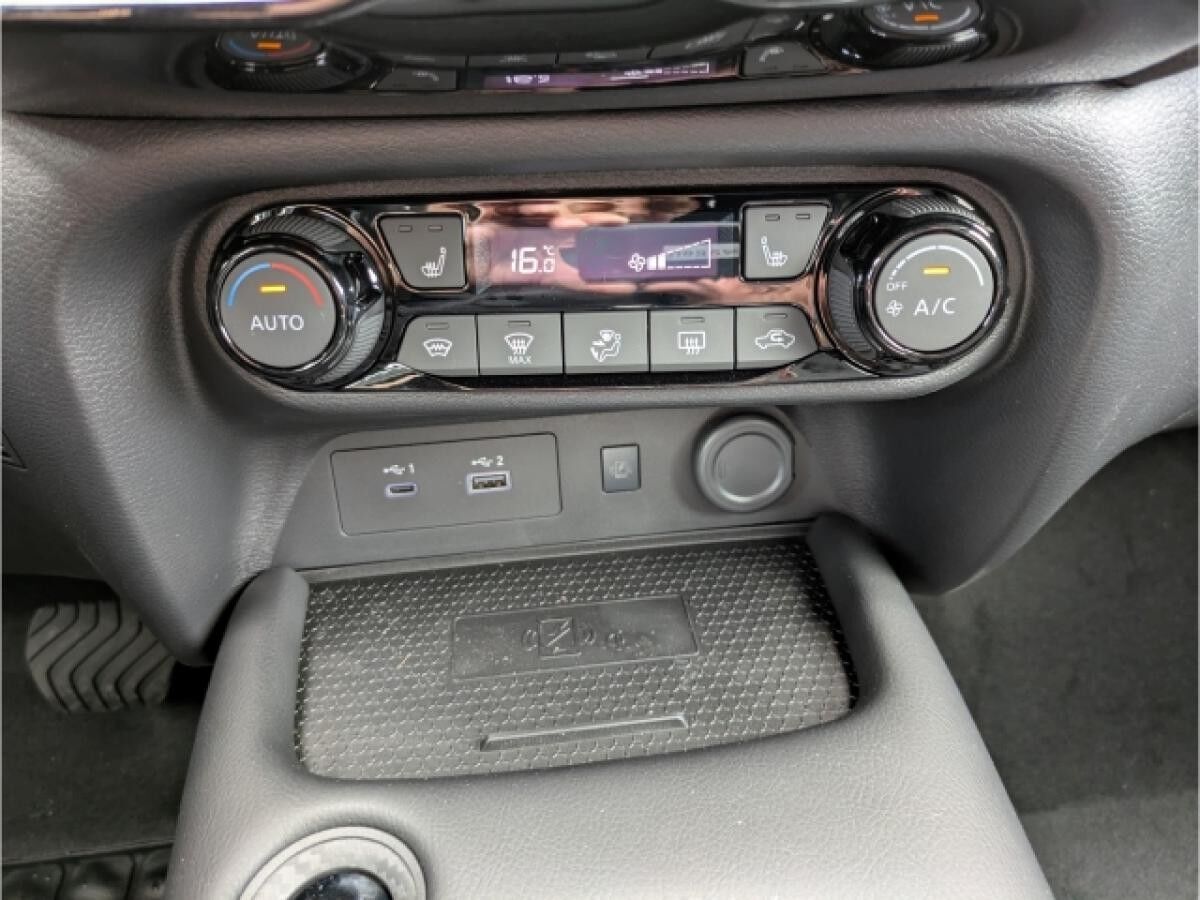 Nissan Juke TEKNA 1.0 DIG-T 114PS 7DCT Bose BFS 2-Farben Navi Leder digitales Cockpit Soundsystem