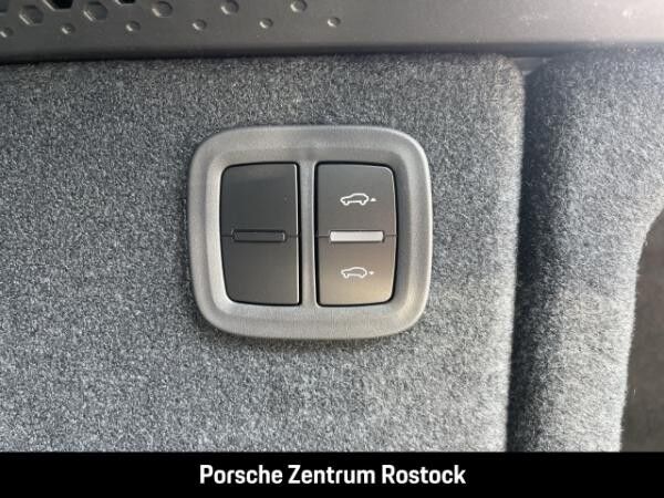Porsche Macan 4