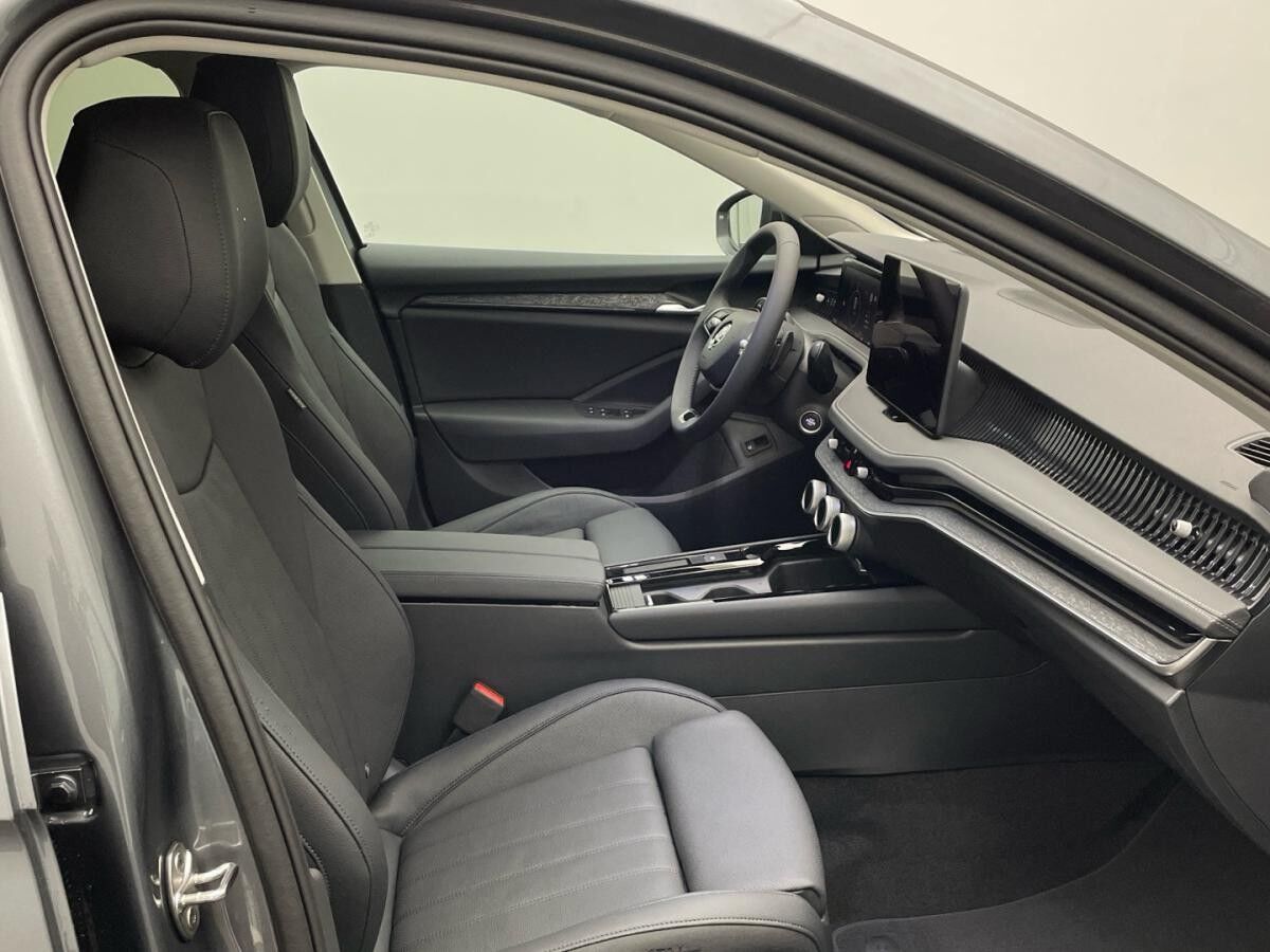 Skoda Superb Combi (NZ5)