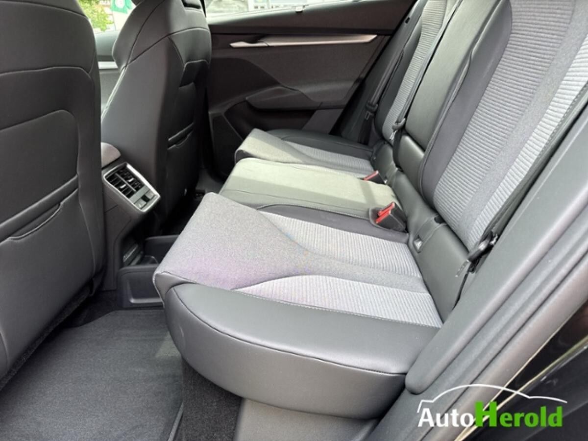 Skoda ENYAQ Enyaq 60 Loft *Black Deal*