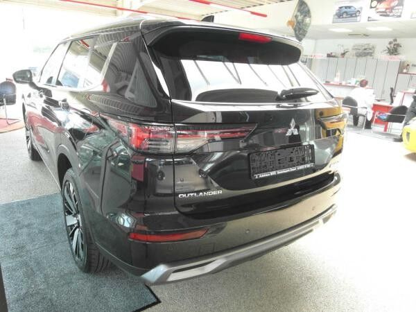 Mitsubishi Outlander Intro