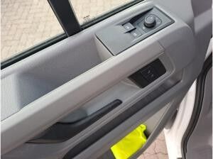 Volkswagen Crafter 35 Pritschenwagen Einzelkabine Motor: 2,0 l Getriebe: Heckantrieb 6-Gang-Schaltgetriebe Radstand: 44