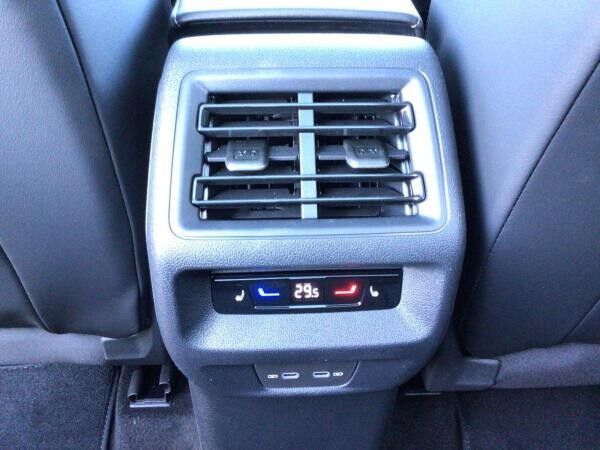 Volkswagen Tayron R-Line 2,0 l TDI SCR 4MOTION 7-Gang-Doppelkupplungsgetriebe DSG