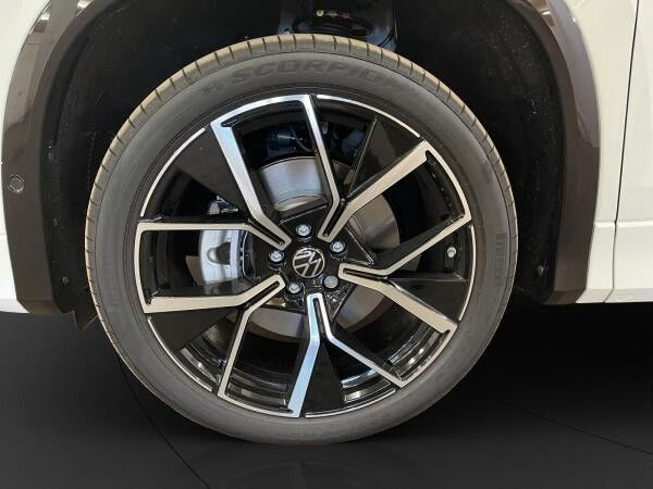 Volkswagen Tayron R-Line 2,0 TDI 4Motion STH H&K AHK Pano