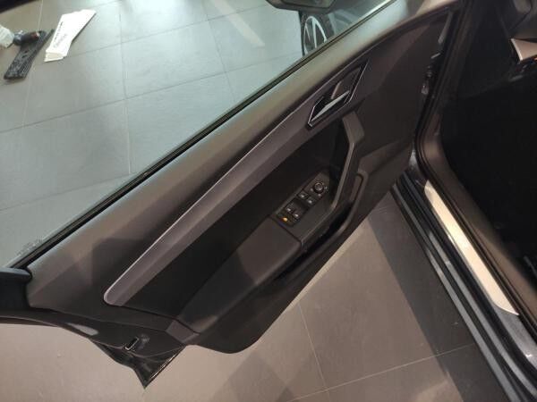 Seat Leon 1.5 eTSI DSG FR Beats Kessy Smart Ambient Light