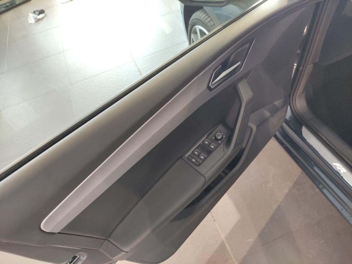 Seat Leon 1.5 eTSI DSG FR Beats EPH Kessy Winter Paket