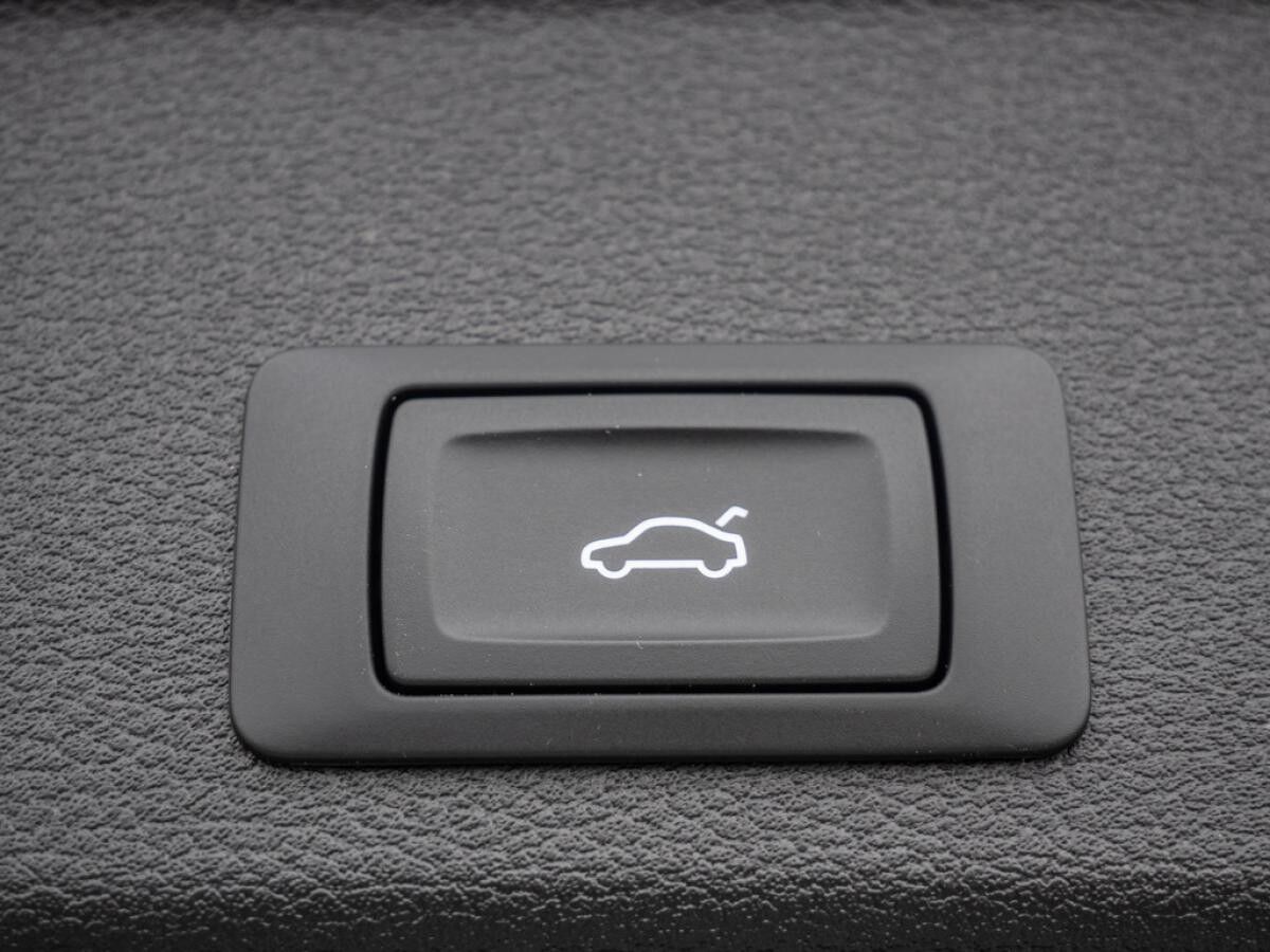 Audi A4 Avant 35 2.0 TFSI S line S tronic AHK ACC Navi