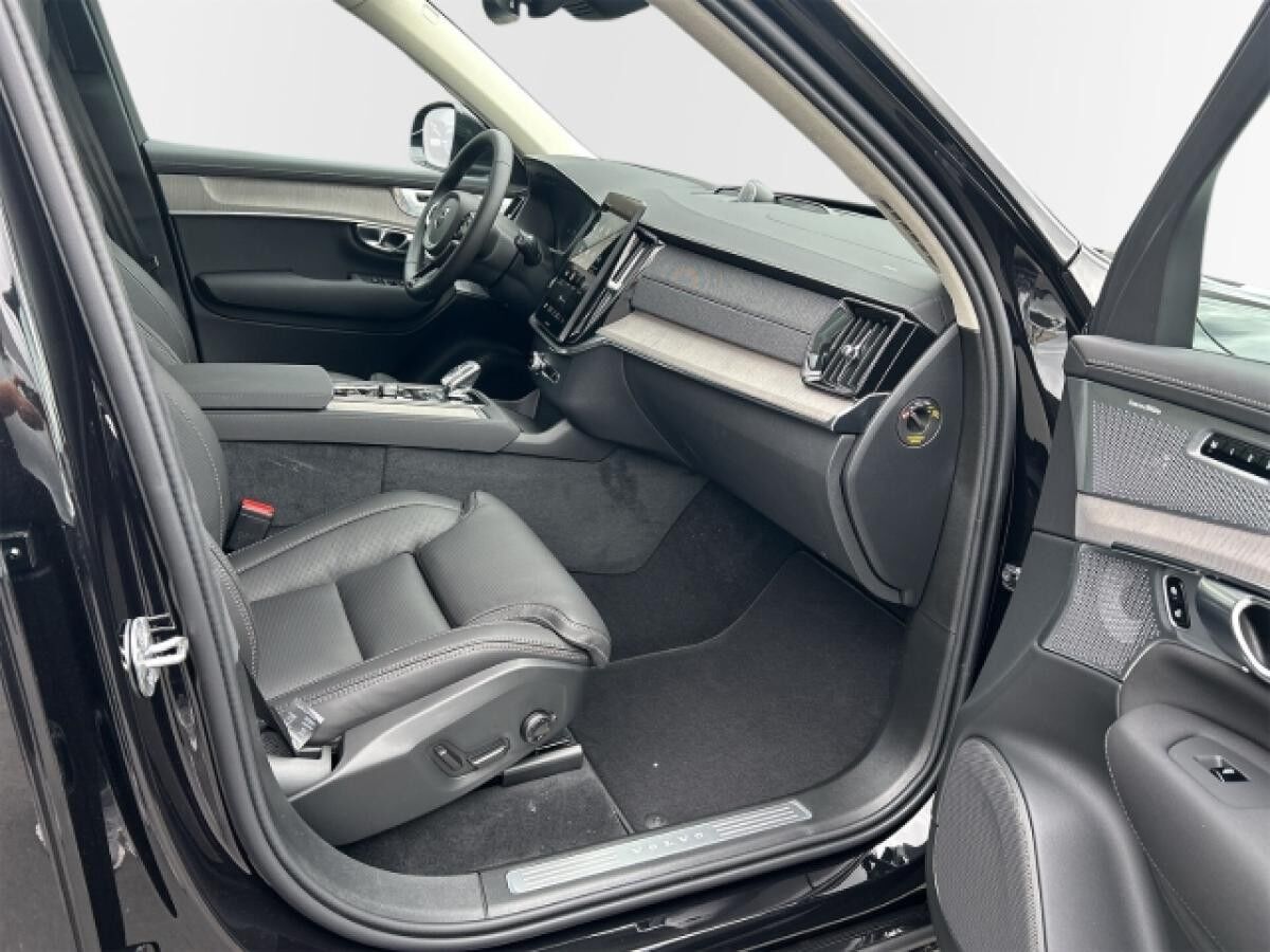 Volvo XC90 Recharge T8 AWD Ultra Bright 7-Sitzer *Lager Aktion*