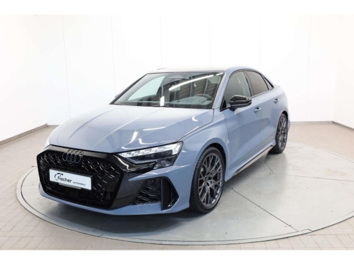 Audi RS3 Limousine TFSI quattro 280 km/h