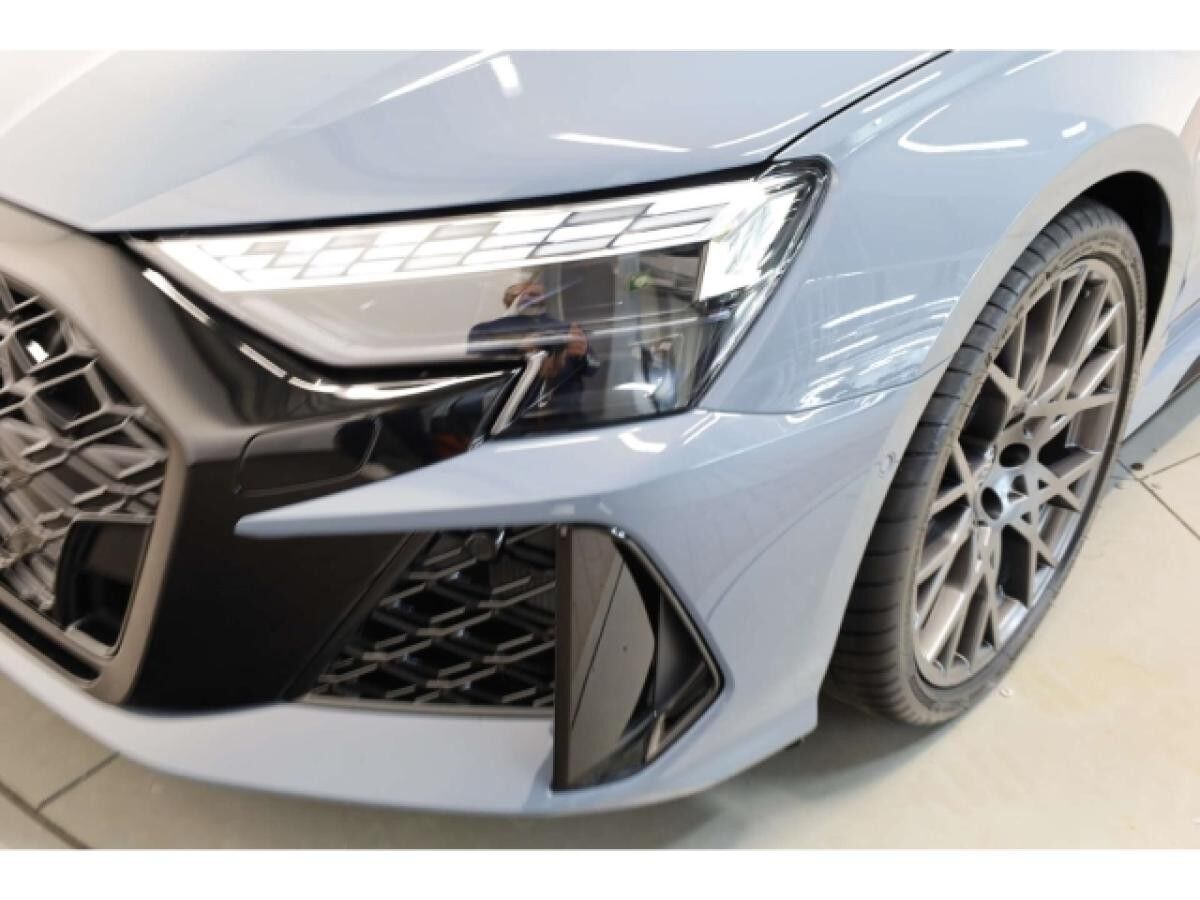 Audi RS3 Limousine TFSI quattro 280 km/h
