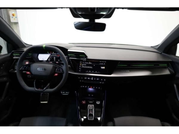 Audi RS3 Limousine TFSI quattro 280 km/h