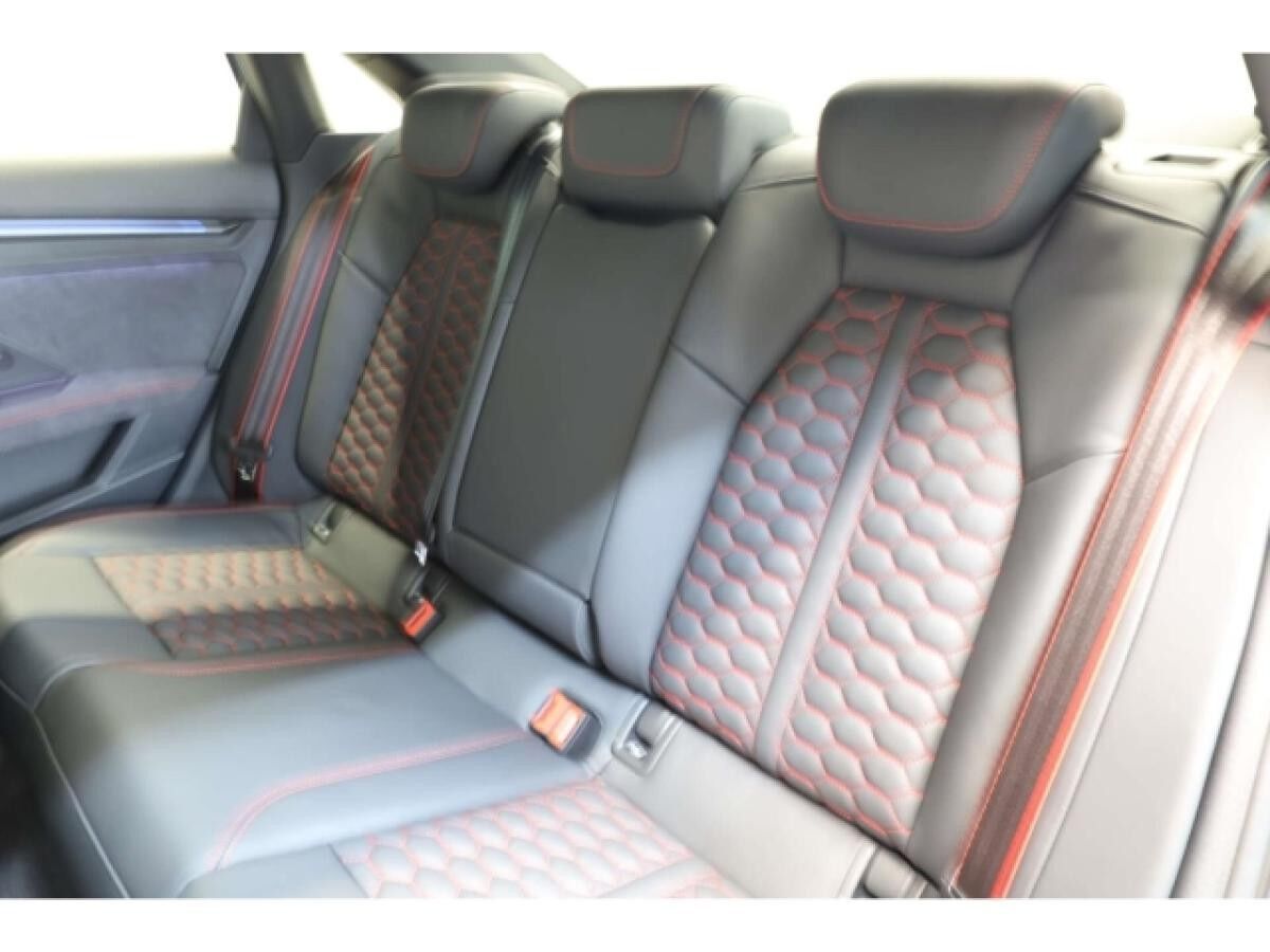 Audi RS3 Limousine TFSI quattro 280 km/h