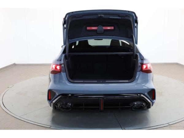 Audi RS3 Limousine TFSI quattro 280 km/h