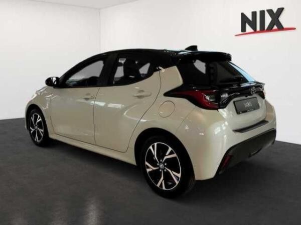 Toyota Yaris 1.5 Hybrid Black & White ADAP. TEMPOMAT KAMERA SHZ KLIMA