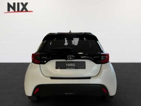 Toyota Yaris 1.5 Hybrid Black & White ADAP. TEMPOMAT KAMERA SHZ KLIMA