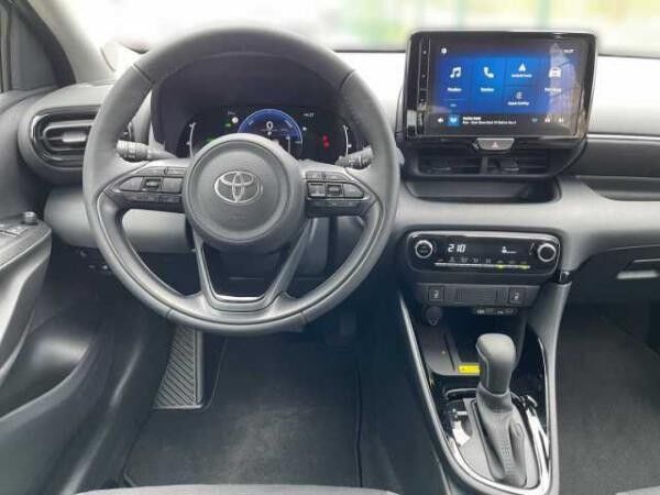 Toyota Yaris 1.5 Hybrid Black & White ADAP. TEMPOMAT KAMERA SHZ KLIMA