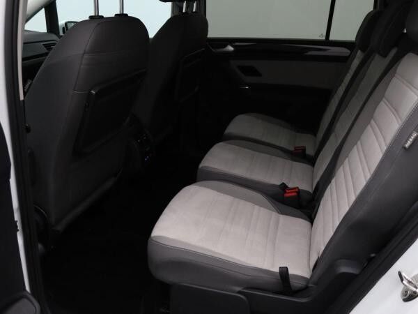 Volkswagen Touran Highline 2.0 TDI DSG / 7-Sitze, AHK, LED