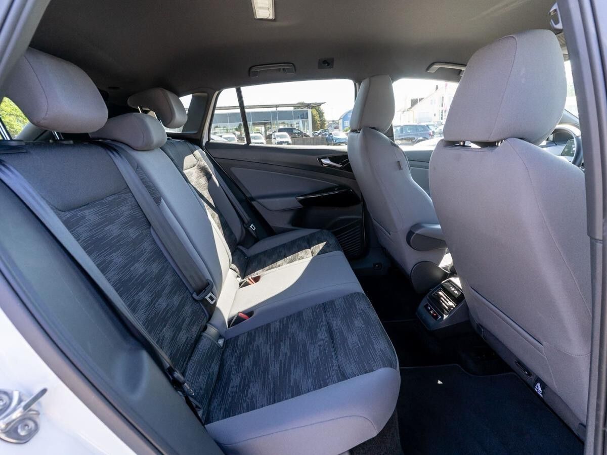 Volkswagen ID.4 Pure Performance LED NAV ACC WÄRMEPUMPE AHK // SOFORT VERFÜGBAR!!!