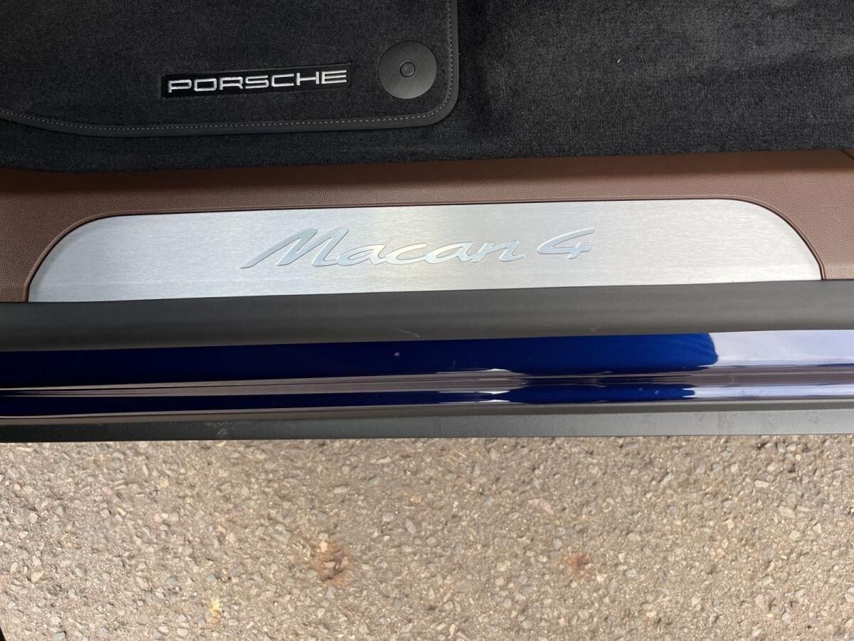 Porsche Macan 4 Pano.,PASM,Privacy,Servo+,Head-Up