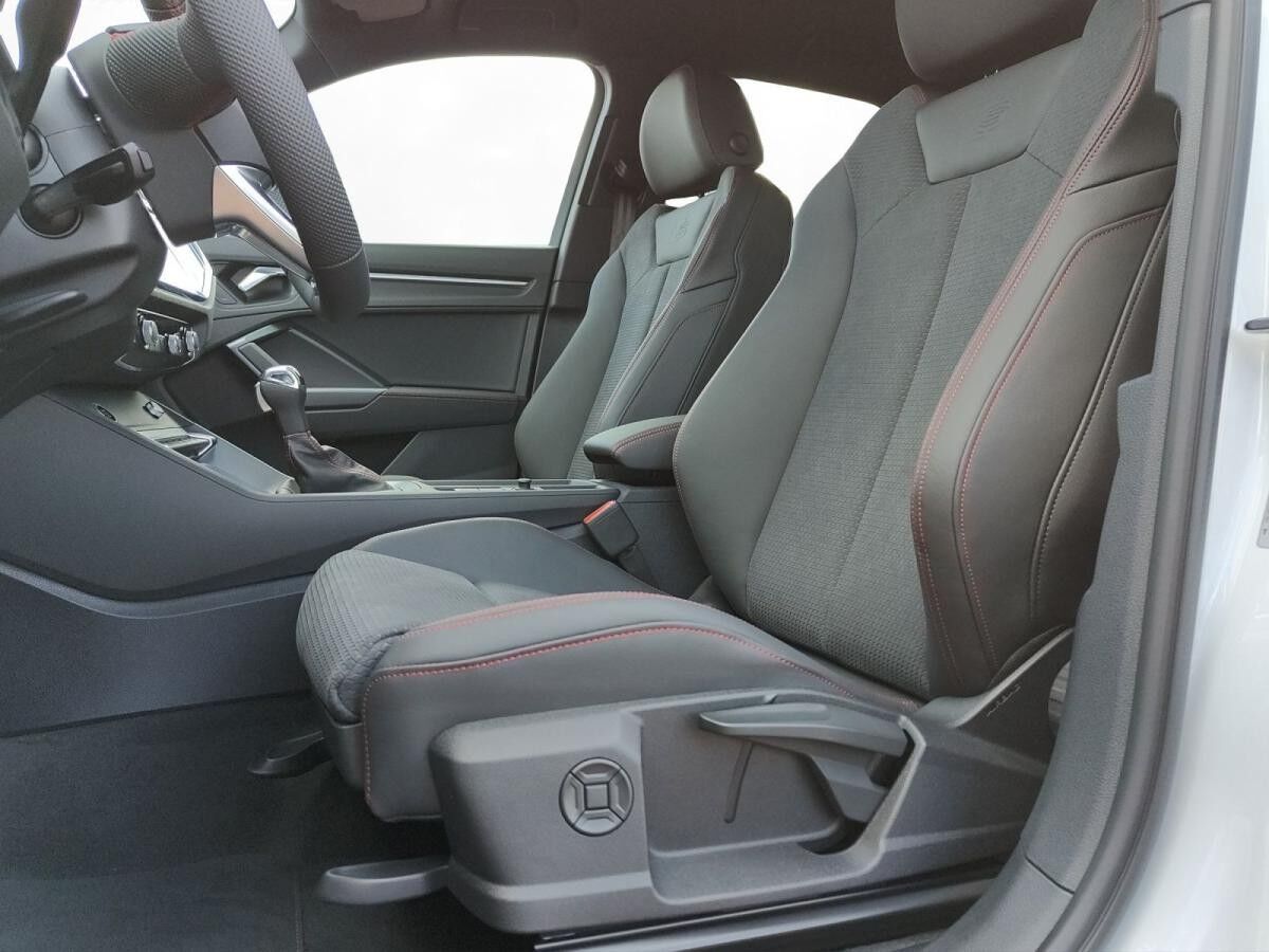 Audi Q3 40 TDI QUATTRO+S-LINE+AHK+NAVI+KAMERA+LED