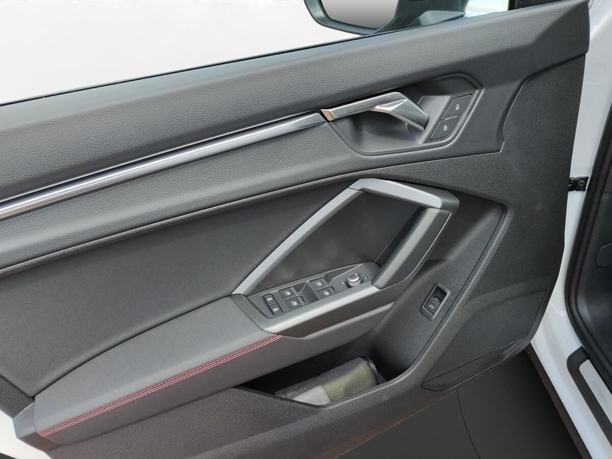 Audi Q3 40 TDI QUATTRO+S-LINE+AHK+NAVI+KAMERA+LED