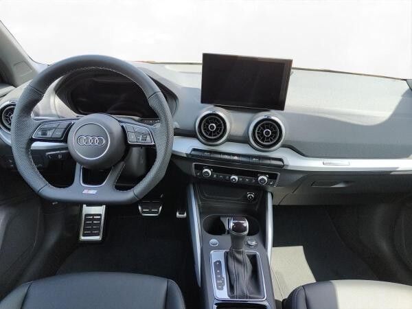 Audi Q2 35 TDI S-LINE+MATRIX+KAMERA+AHK+GRA+KEYLESS