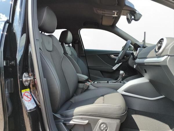 Audi Q2 35 TDI S-LINE+MATRIX+KAMERA+AHK+GRA+KEYLESS