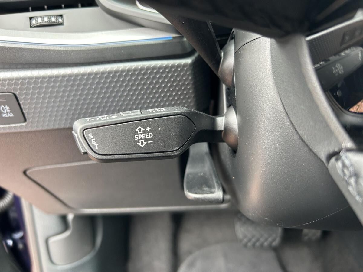 Audi A1 Sportback 30 TFSI S-LINE+LED+CARPLAY+AMBIENTE