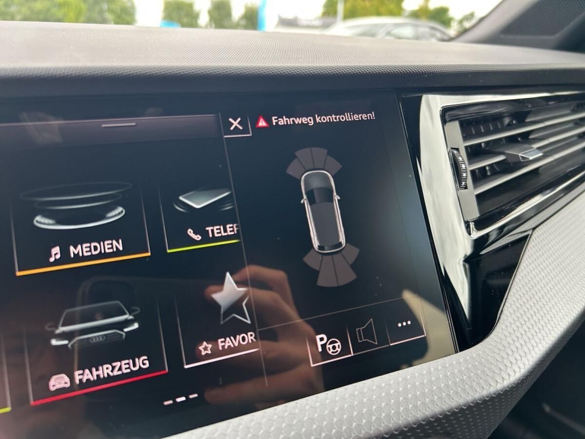 Audi A1 Sportback 30 TFSI S-LINE+LED+CARPLAY+AMBIENTE