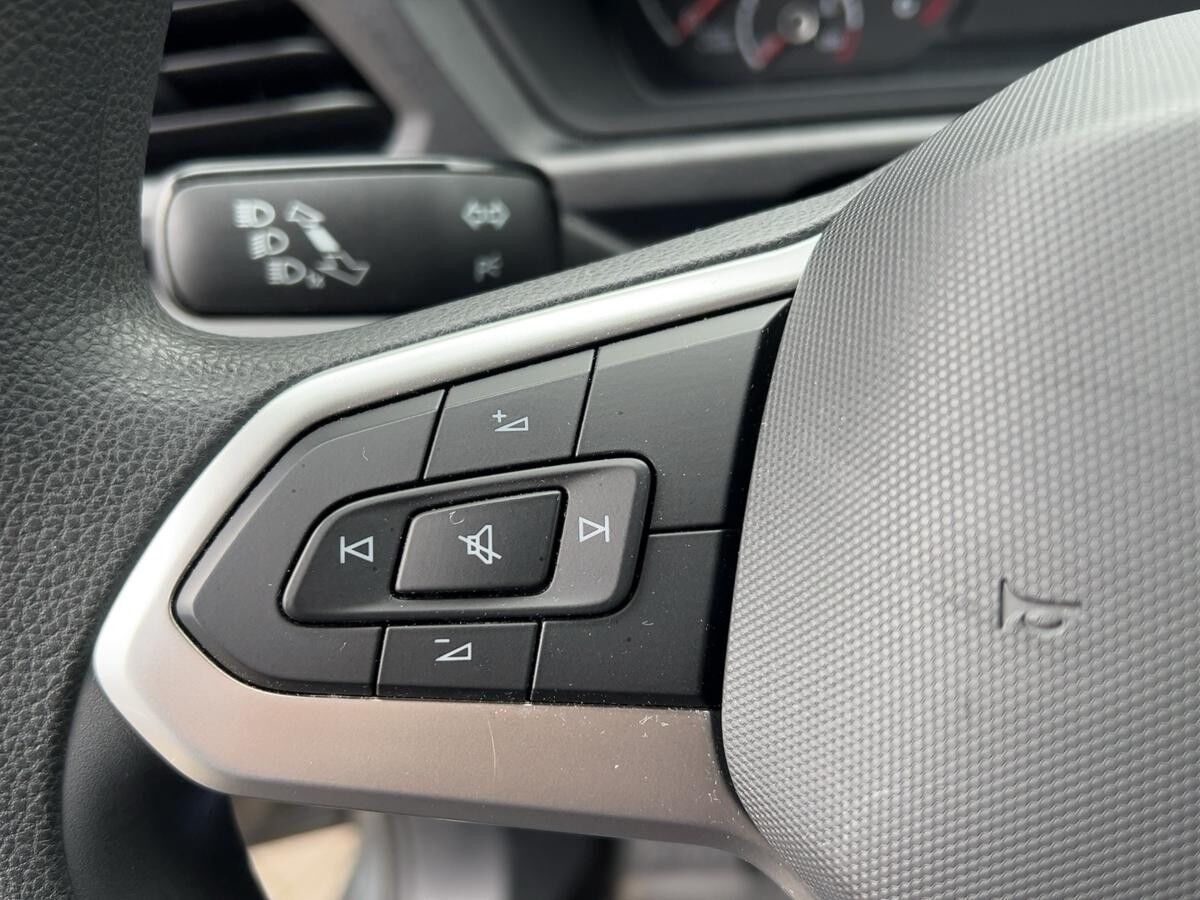 Volkswagen Caddy Cargo 2.0 TDI SHZ PDC KLIMA BT ABS Volkswagen Caddy Cargo 2.0 TDI SHZ PDC KLIMA BT ABS