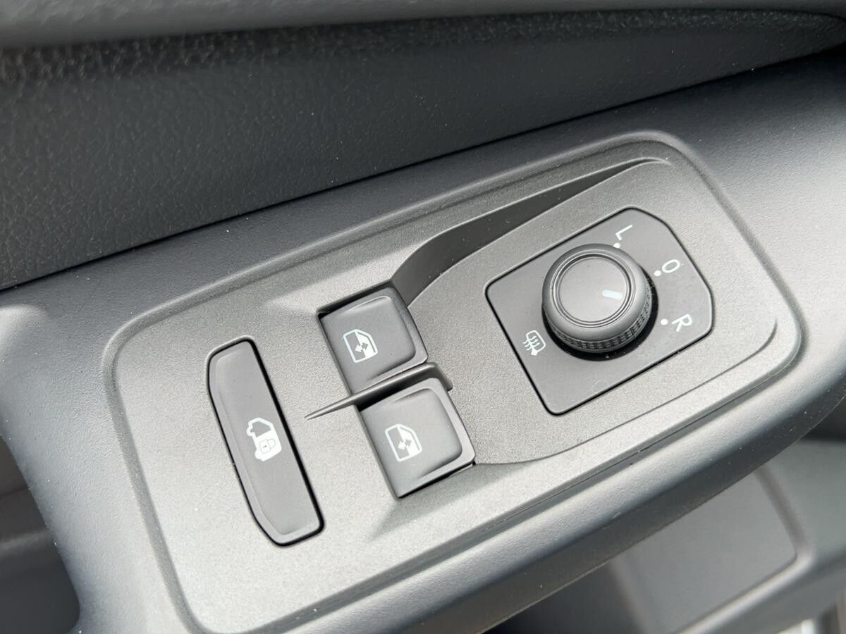 Volkswagen Caddy Cargo 2.0 TDI SHZ PDC KLIMA BT ABS Volkswagen Caddy Cargo 2.0 TDI SHZ PDC KLIMA BT ABS