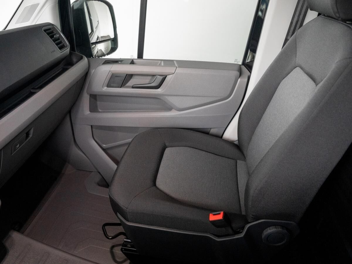 Volkswagen Crafter 35 MR ND Kasten 2.0 l TDI EU6-EA SCR Frontantrieb 6-Gang-Schaltgetriebe