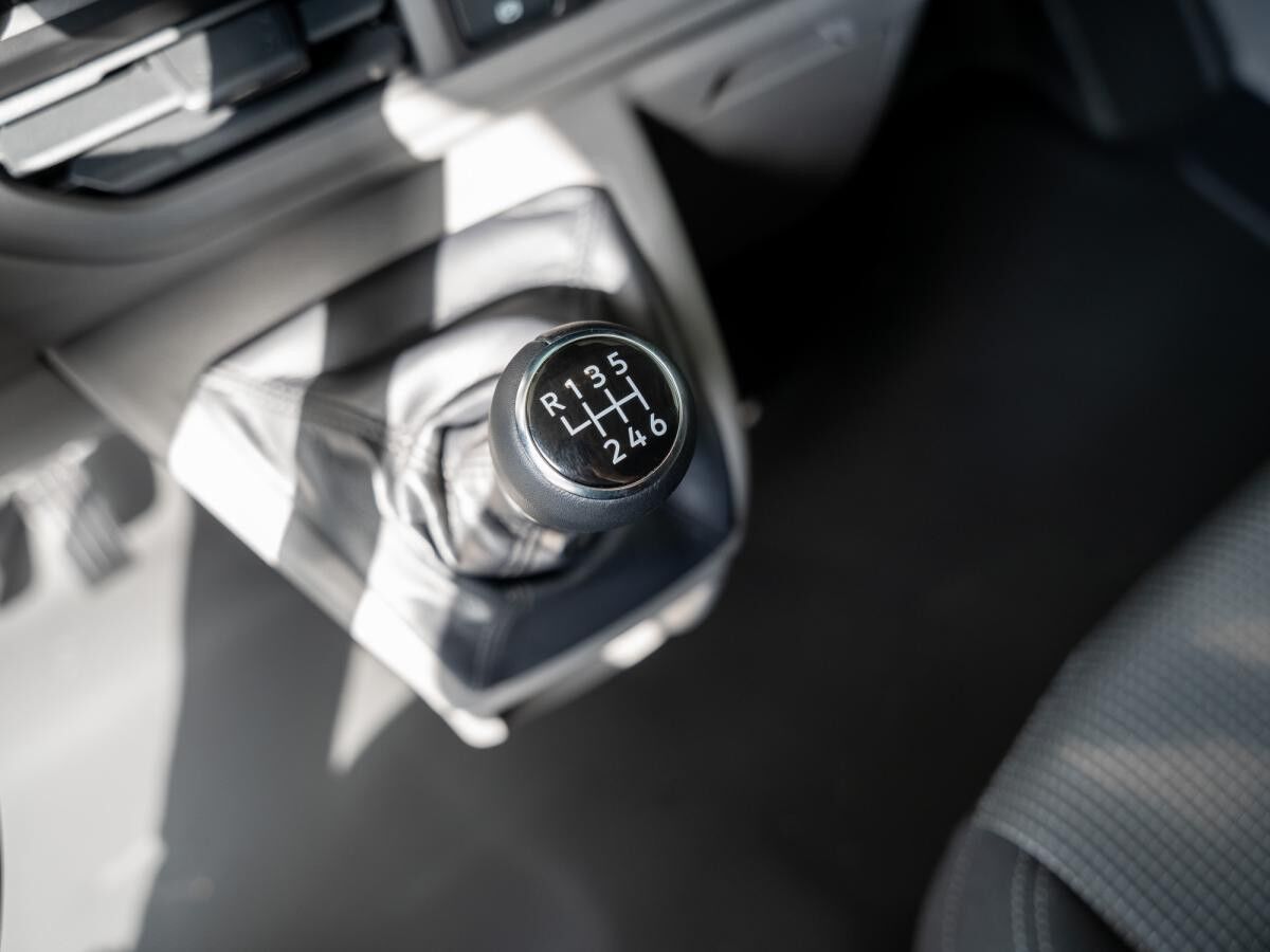 Volkswagen Transporter T7 LR Kasten 2.0 l TDI 6-Gang-Schaltgetriebe