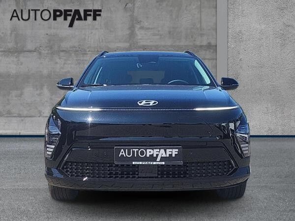 Hyundai Kona Elektro 65,4kWh Trend + Elek. Heckkl. >Sofort verfügbar<