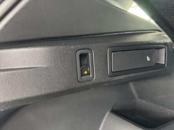Volkswagen Tiguan R-Line 2,0 TDI DSG 4M*Nav*StHzg*AHK*Kam*Matrix*