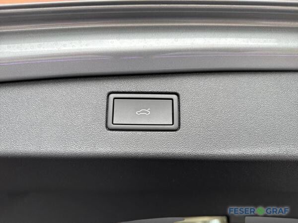 Volkswagen Tiguan 2.0 TDI DSG R-LINE BLACK KAM ASSIST 20