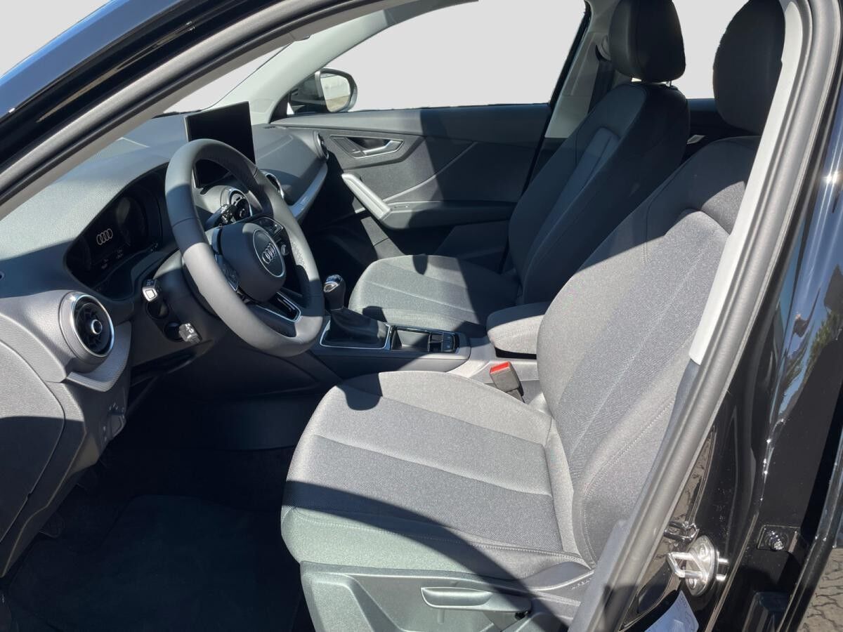 Audi Q2 30 TFSI advanced Matrix Sitzhzg Einparkh