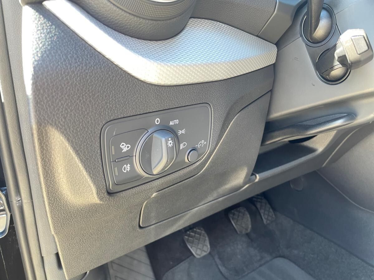 Audi Q2 30 TFSI advanced Matrix Sitzhzg Einparkh