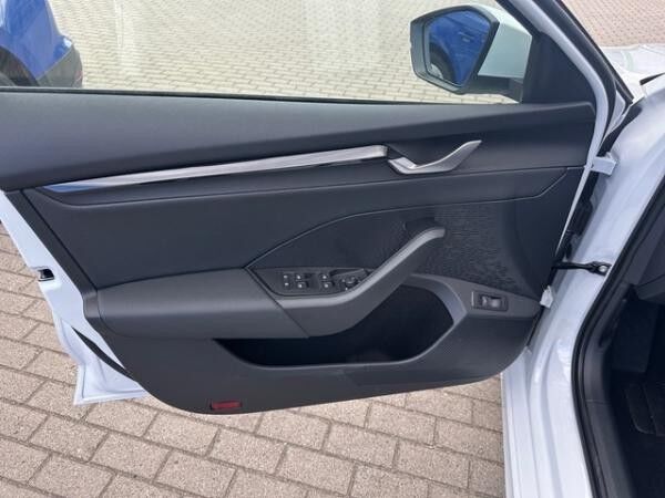 Skoda Octavia Com. 2.0 TDI DSG Selection +ACC+AHK+NAVI+SHZ+RFK
