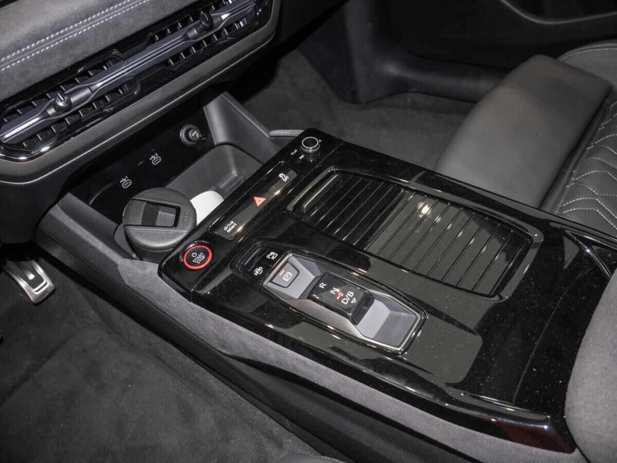 Audi S6 quattro edition one beige