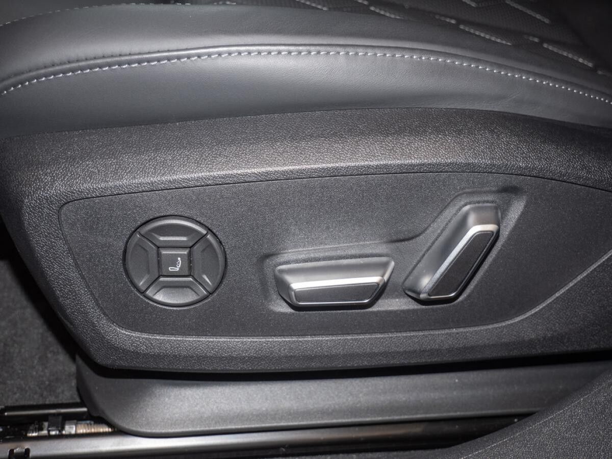 Audi S6 quattro edition one beige