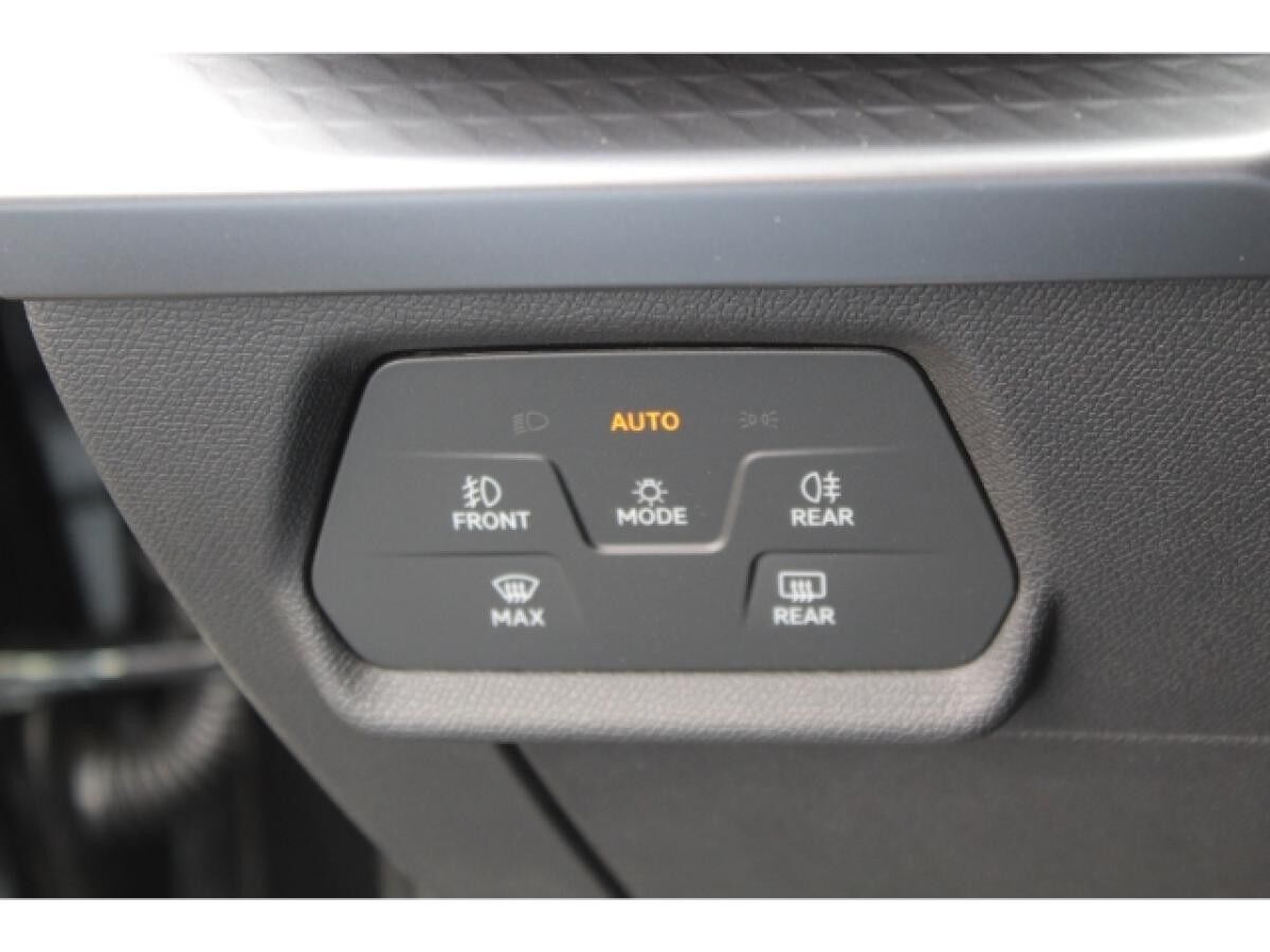 Cupra Leon Sportstourer 2.0 TSI DSG 4Drive NAVI AHK LED KAMERA ACC GRA 18