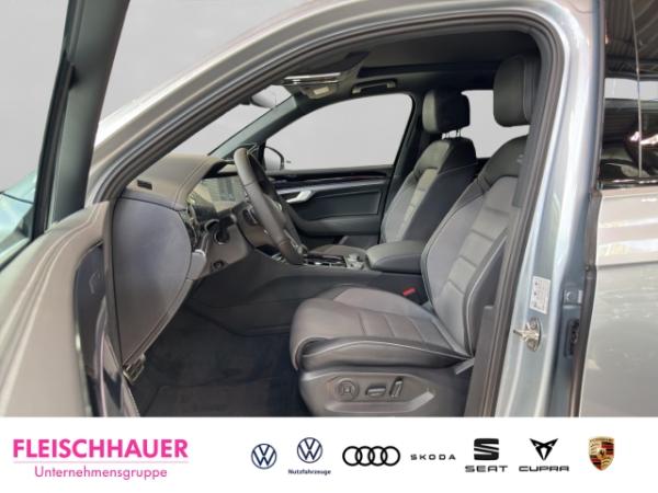Volkswagen Touareg R-Line 3.0 TDI 4MOTION HUD PANO AHK LEDER